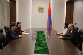 ԱԽ քարտուղար Արմեն Գրիգորյանն ընդունել է դիվանագիտական առաքելությունն ավարտող Ֆրանսիայի դեսպան Օլիվիե Դըկոտինյիին