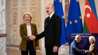 Ֆրաու Ուրսուլան Կովկասում. Բրյուսելը «բարեկամություն» է պարտադրում Երևանին և Բաքվին