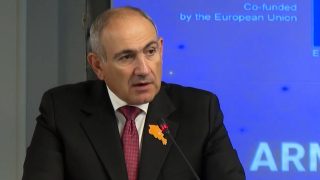 Նիկոլ Փաշինյանն ու Աննա Վարդապետյանը Դատախազության օրը նվիրել են ապօրինի գույքի բռնագանձման գովազդին