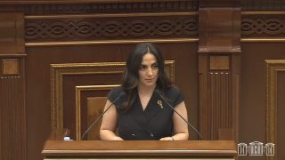 ՔՊ-ն դրոշի մասին «հույժ կարևոր» նախագիծ է ներկայացրել ԱԺ՝ հարգանք է պահանջում