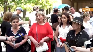 Լույս երեխեքի արյունն իր վրա է մնալու, քյոռփա երեխեքը, որ գնացին. Քաղաքացին՝ Փաշինյանին