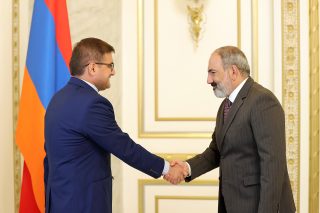 Նիկոլ Փաշինյանին Արման Բաբաջանյանի մատուցած ծառայությունների դիմաց` Կենտրոնում անհատույց օգտագործման տարածք՝ 1in.am-ին