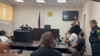 ՔԱՂԲԱՆՏԱՐԿՅԱԼ ԱՐՄԵՆ ԱՇՈՏՅԱՆԸ ՆԻՍՏԵՐԻ ԴԱՀԼԻՃՈՒՄ Է