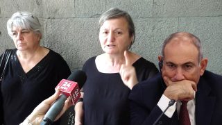 Մենակ աթոռները զավթեն ու վե՛րջ․բա ինչի՞ էդ սոցիալ-հոգեբանական խնդիրներն ինչի՞ իր տղայի հետ չի եղել