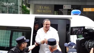 ԲՀԿ առաջնորդ Գագիկ Ծառուկյանն այսօր կրկին ՔԿՀ–ից բերեցին Քննչական կոմիտե