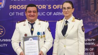 Աննա Վարդապետյանը պարգևատրել է դատախազներին, Արփինե Սարգսյանի հրամանով՝ ինքն էլ է պարգևատրվել