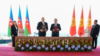 Ալիևն ու Ժապարովը պարգևատրել են միմյանց․ Արցախի Շուշին և Ղրղզստանի Չոլպոն-Աթան քույր քաղաքներ են դարձել