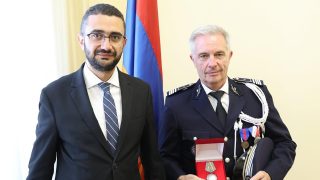 ՆԳ նախարարի հրամանով Օլիվյե Լեֆեբվրը պարգևատրվել է հայ-ֆրանսիական համագործակցության զարգացման գործում ունեցած ներդրման համար