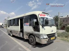 Երևան-Արմավիր ճանապարհին բախվել են Արմավիր-Երևան երթուղին սպասարկող ավտոբուսն ու «SHACMAN» բեռնատարը