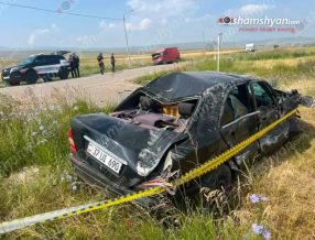«Mercedes»-ը բախվել է «Ford Transit»-ին, ապա բետոնե պատնեշին և հայտնվել է դաշտում․ կա տուժած