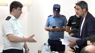 Էդ ինչի՞ց ելնելով եք 1 միլիարդ գրավ ուզում, ինչի՞ համար. աուկցիո՞ն է. Արամ Վարդևանյանը՝ դատախազին