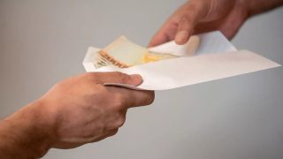Բրյուսովի անվան համալսարանի ամբիոնի վարիչը մեղադրվում է կաշառք ստանալու համար