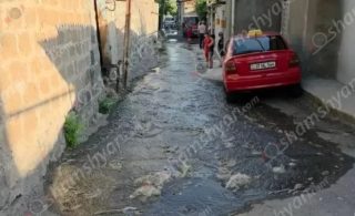 Համաճարակի վտանգ Երևանի կենտրոնում. դիտահորից դուրս թափվող կեղտաջրերը լցվում են մարդկանց նկուղներ