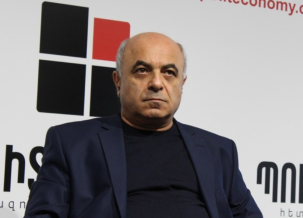 Այս պահին խուզարկություն է ընթանում քաղաքագետ, «Մայր Հայաստան»-ի անդամ Երվանդ Բոզոյանի բնակարանում․ Մանուկ Սուքիասյան