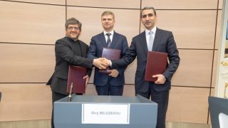 Իրանը, Ռուսաստանն ու Ադրբեջանը երկաթուղային բեռնափոխադրումների բարելավման վերաբերյալ հուշագիր են ստորագրել