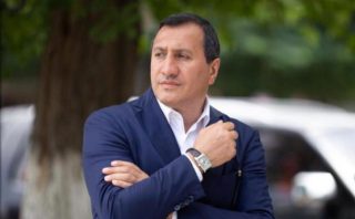 Ամուսնալուծությունից հետո 2-րդ հարվածը. Արզաքանցյանին տուգանելու 3 որոշում է կայացվել․ Pastinfo