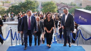Ֆասթ Բանկի աջակցությամբ Մատենադարանում բացվել է նոր գրախանութ, հուշանվերների կրպակ և սրճարան