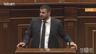 Պարո՛ն Ղազարյան դուք հլը բացվեք ստեղ, ձեզ «ֆոռա» եմ տալիս. Արման Եղոյանը՝ Էդգար Ղազարյանին