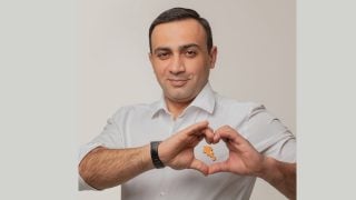Տարոն Չախոյանի ու «Պռոշյան» կոնյակի գործարանում աշխատող նրա կնոջ տարեցտարի բարելավվող հայտարարագիրը