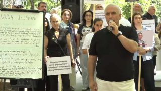 Մի կողմում ունենք բանսարկու գրչակ, մյուս կողմում՝ անբասիր կենսագրությամբ անձ․ Հրայր Կամենդատյան