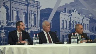 Դեսպանների աշխատանքը պետք է գնահատվի նաև առևտրատնտեսական ցուցանիշներով․ ՀՀ նախագահ