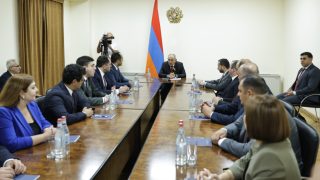Փաշինյանը ԲՏԱ նախարարության աշխատակազմին է ներկայացրել նորանշանակ նախարար Դավիթ Թադևոսյանին