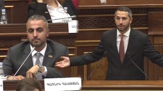Թուրքիայում սովորելու ժամանակ ազգությամբ թուրքերի հետ շփվե՞լ եք, թե ոչ. Գառնիկ Դավթյանը՝ Ռուբինյանին