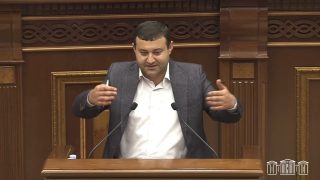 ՔՊ-ական Նարեկ Գրիգորյանի աչքին խորհրդարանի նիստերի դահլիճում Արեգնազ Մանուկյանն է երևում. խառնել էր