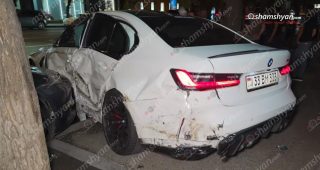 Երևանում 21-ամյա վարորդը «BMW»-ով բախվել է ճանապարհի թույլատրելի հատվածում կայանված «Honda»-ին, ապա «Tesla»-ին և հայտնվել մայթին