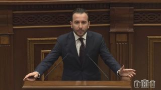 Մեր ընդդիմությունը պատկերացնում է, որ մենք միշտ գոյաբանական կռիվների մեջ պետք է լինենք. Կոնջորյան