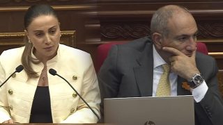 Փաշինյանի նախկին հաշվապահ, այսօր՝ ՔՊ-ական Մանավազյանը Փաշինյանի բառապաշարով հեգնեց Վեհափառին