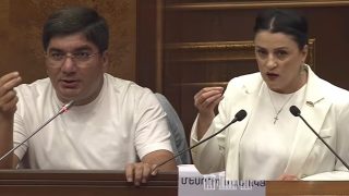 Իշխանությունը 8 մլրդ դոլար պարտք է վերցրել, բայց Գյումրիում մեկ նոր շենք չի կառուցել. Մանուկյան