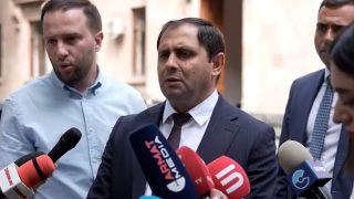 Ես չեմ հեղինակն այն բարքի, որ երբ բաղնիքում բան է ընկնում, չի կարելի դրան ձեռք տալ. Սուրեն Պապիկյան