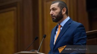 ԱԺ-ն մեկ րոպե լռությամբ հարգեց Սինջարի եզդիների ցեղասպանության զոհերի հիշատակը