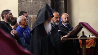 «Դժվար օրեր միշտ էլ եղել են և լինելու են, բայց հավատքի ուժով մենք պետք է առաջ ընթանանք». Արագածոտնի թեմը կրկին միասնական ժամերգության էր մեկտեղվել