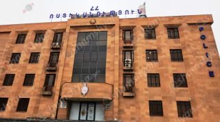 Նոր-Դոս փողոցից բերման են ենթարկվել «Փումփուլիկը», «Բեթմենը»,«Այֆոնչիկը»․ հայտնաբերվել են սառը զենքեր