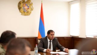 Սուրեն Պապիկյանը բանակում կարգապահության բարձրացման հարցով խորհրդակցություն է հրավիրել