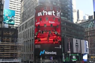 ԹՈՒՄՈ-ն Նյու Յորքի Թայմս Սքվերում է․ Nasdaq Tower-ի էկրանին նշվել է կենտրոնի 15-ամյակը