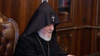 Հայոց Հովվապետին մաղթում ենք արևշատ օրերով երկար տարիների կյանք, անկոտրում կամք. Վիրահայոց թեմ