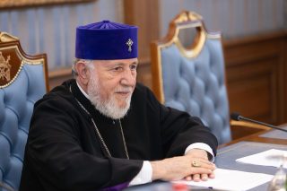 Վեհափառ Հայրապետի և եպիսկոպոսների գործը Երևանի քրեական դատարանում է․ «Փաստինֆո»