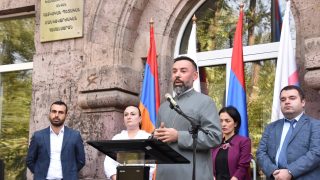 ԵՊՀ Աստվածաբանության ֆակուլտետին «Հայոց պատմություն» առարկան պետք չէ. Տիրադավը հրահանգել է, դեկանը՝ գրել զեկուցագիրը, ռեկտորը՝ հաստատել