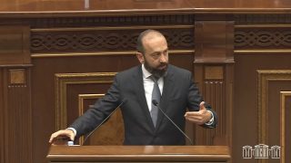 Խորհրդարանի առաջ մի մեծ գաղտնիք եմ բացելու. Արարատ Միրզոյանը «հումոր» արեց