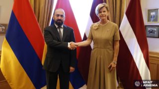 Ռիգայում Միրզոյանի պաշտոնական քննարկումները մեկնարկել են Լատվիայի ԱԳ նախարարի հետ առանձնազրույցով